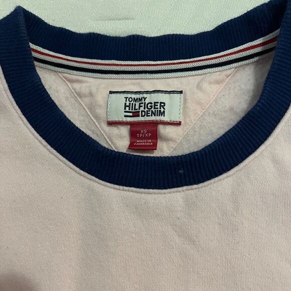 Vintage Y2K Pink Tommy Hilfiger Sweatshirt - Picture 8 of 9